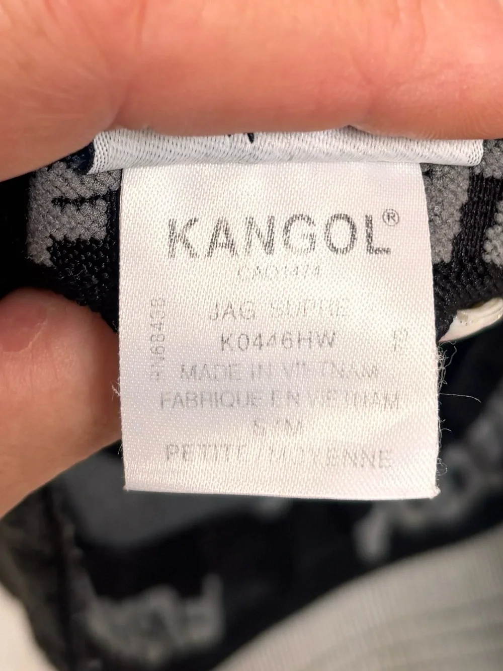 Kangol textured Flexfit Army Cap w/ Embroidered Logo (SIZE: Small)